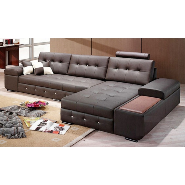 Cửa hàng trưng bày ghế sofa cao cấp ở TPHCM với đa dạng mẫu mã và chất liệu, tạo không gian mua sắm hiện đại.