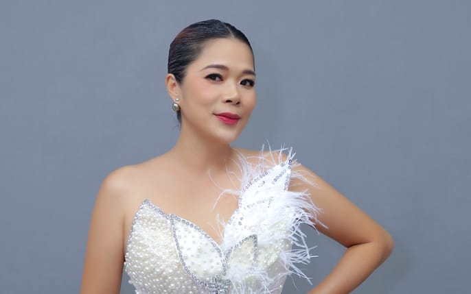 Ca sĩ Mỹ Lệ thể hiện phong thái tự tin trên sân khấu, khẳng định vị thế của mình sau nhiều năm ca hát