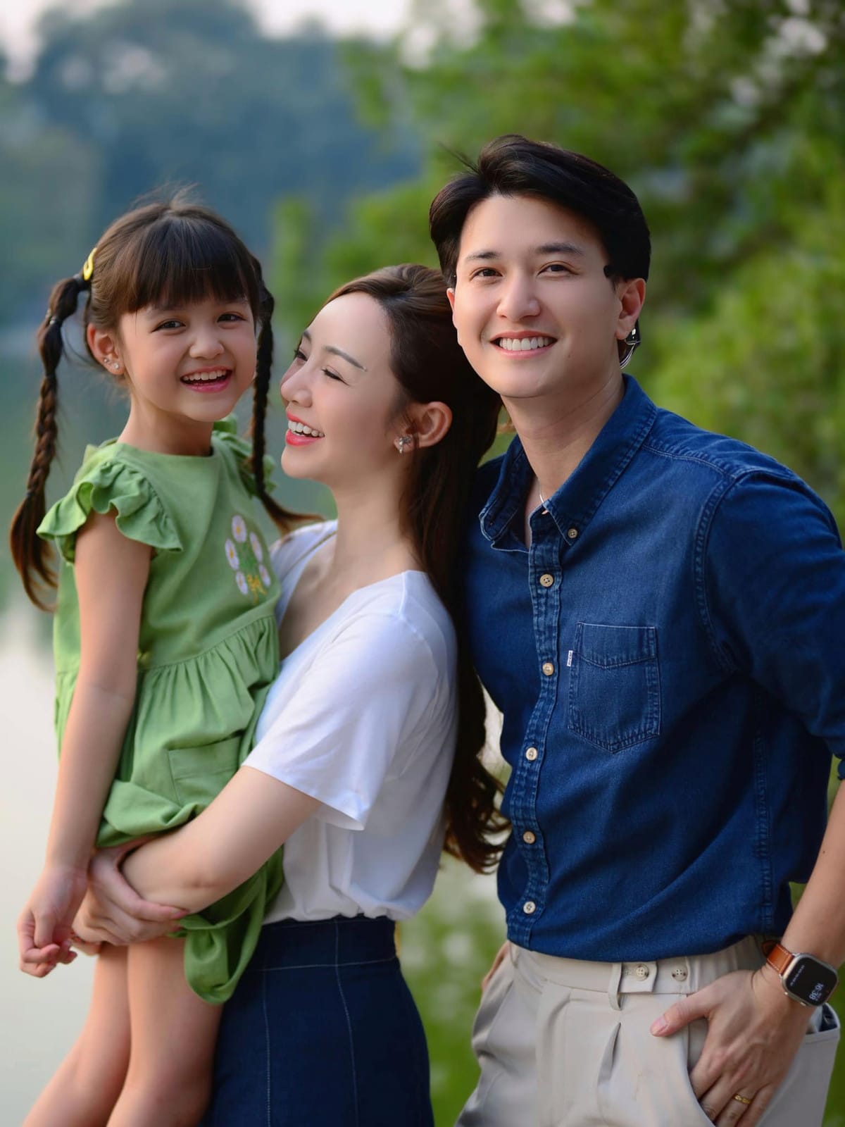 Diễn viên Huỳnh Anh với ngoại hình điển trai nổi bật