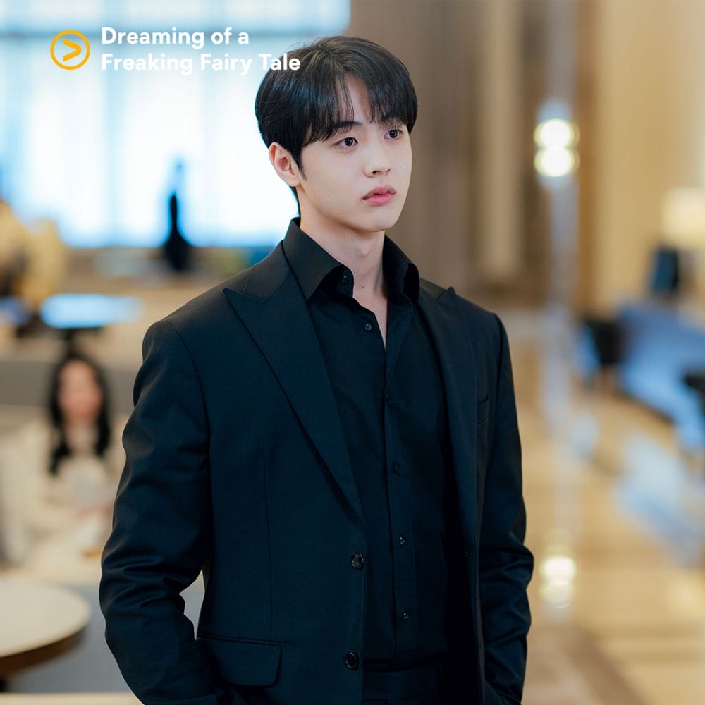 Kim Hyun Jin lịch lãm trên tạp chí Harper's Bazaar, biểu tượng của diễn viên trẻ tài năng
