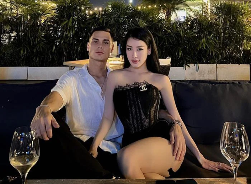 Hình ảnh Helen Thanh Thảo sau khi chia tay trung vệ Việt kiều, thể hiện sự trưởng thành và mạnh mẽ
