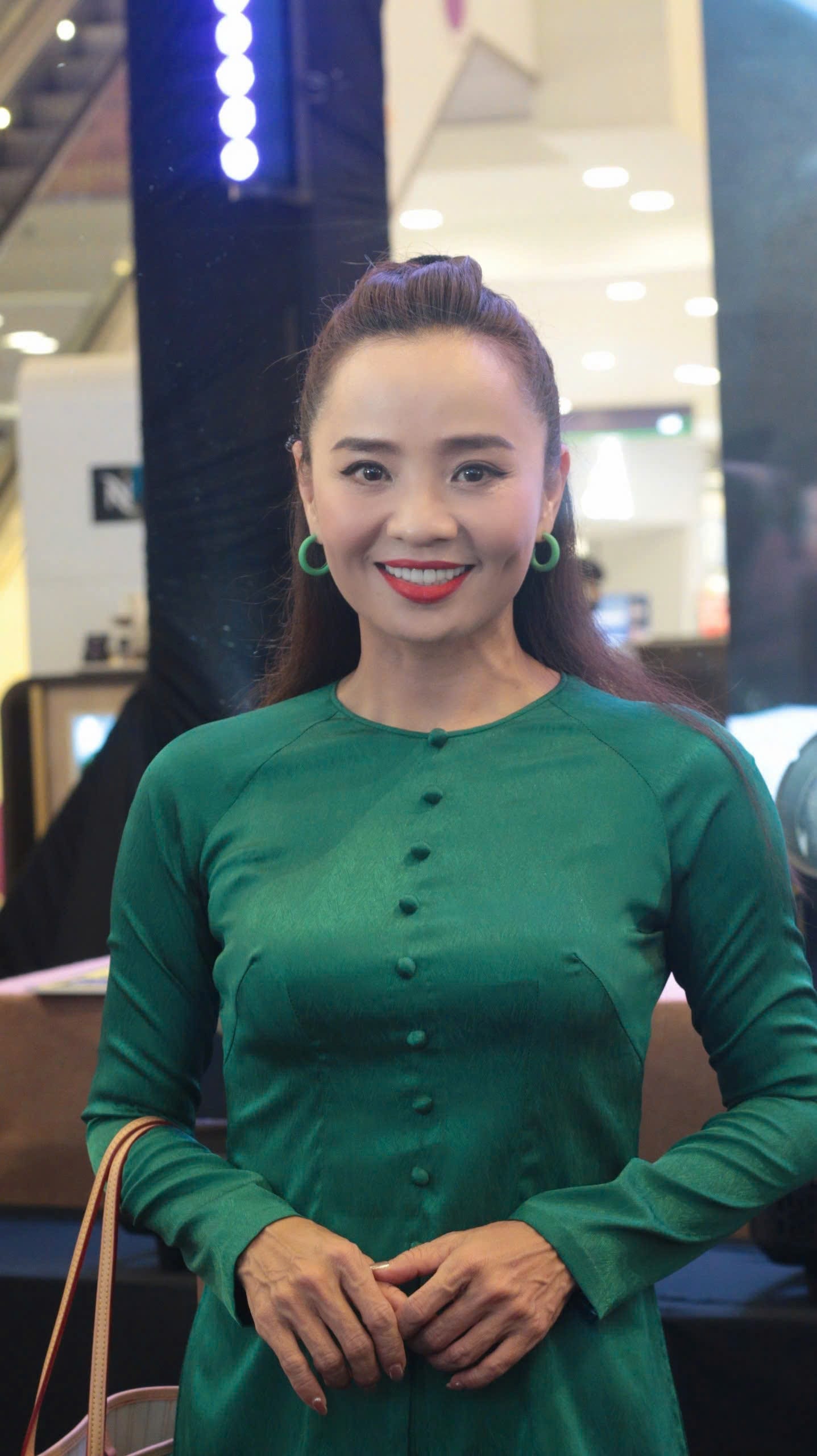 Phong cách hiện đại và trẻ trung của nữ diễn viên Hoài An