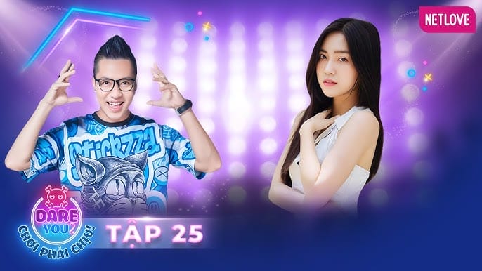 Yori Huỳnh Nga với mái tóc nâu óng ả và nụ cười tươi tắn