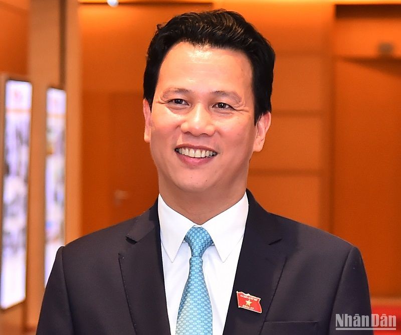 Đồng chí Đặng Quốc Khánh phát biểu tại một sự kiện quan trọng về chính sách môi trường