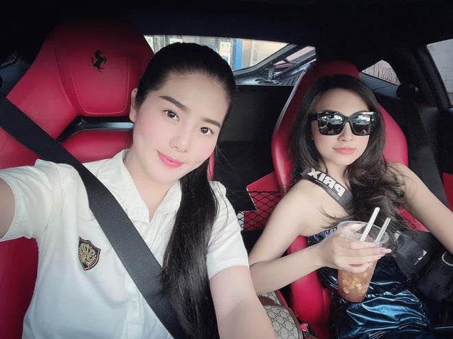 Jessie Lương trong trang phục quyến rũ, thể hiện cá tính riêng biệt
