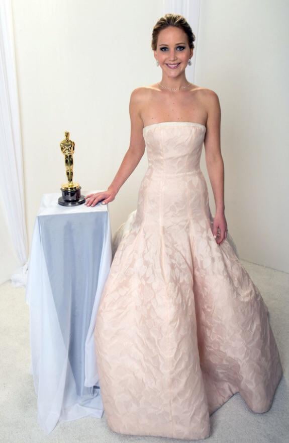 Jennifer Lawrence rạng rỡ, biểu tượng cho thành công và quyền lực tại Hollywood