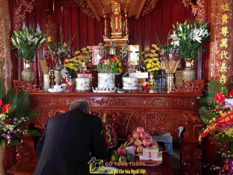 Nghi thức vái lạy trang nghiêm trong văn khấn ngày mùng 1 gia tiên