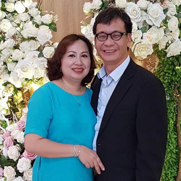 Nghệ sĩ Đức Khuê với phong thái điềm tĩnh, suy tư