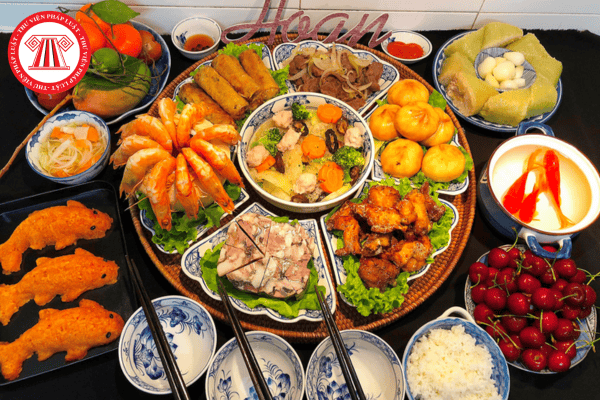 Tượng ông Công ông Táo, vị thần cai quản bếp núc trong mỗi gia đình