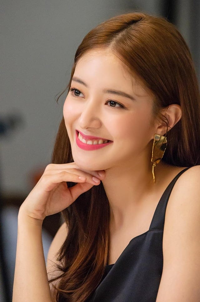 Chân dung diễn viên Lee Si Young rạng rỡ, ghi dấu ấn sâu sắc