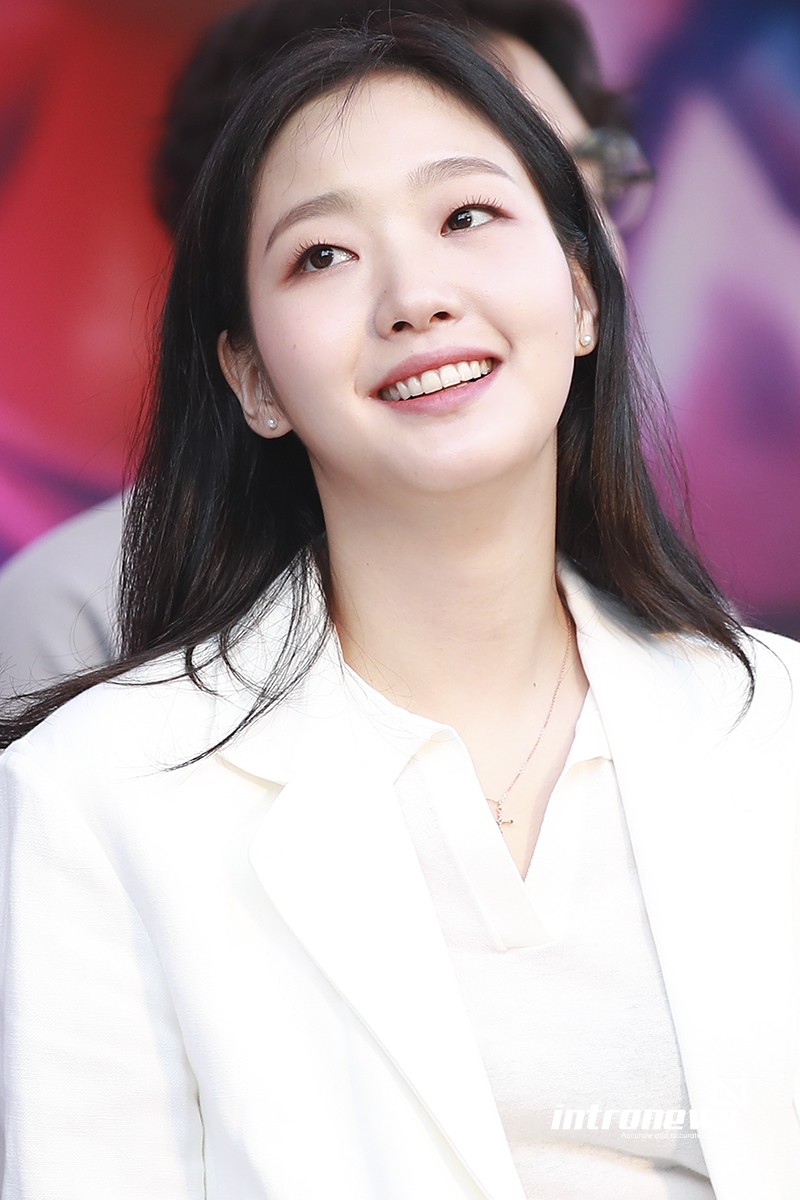 Kim Go Eun quyến rũ trong một shoot hình
