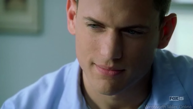 Nam diễn viên Wentworth Miller tươi cười trong một sự kiện, chia sẻ về hành trình của mình