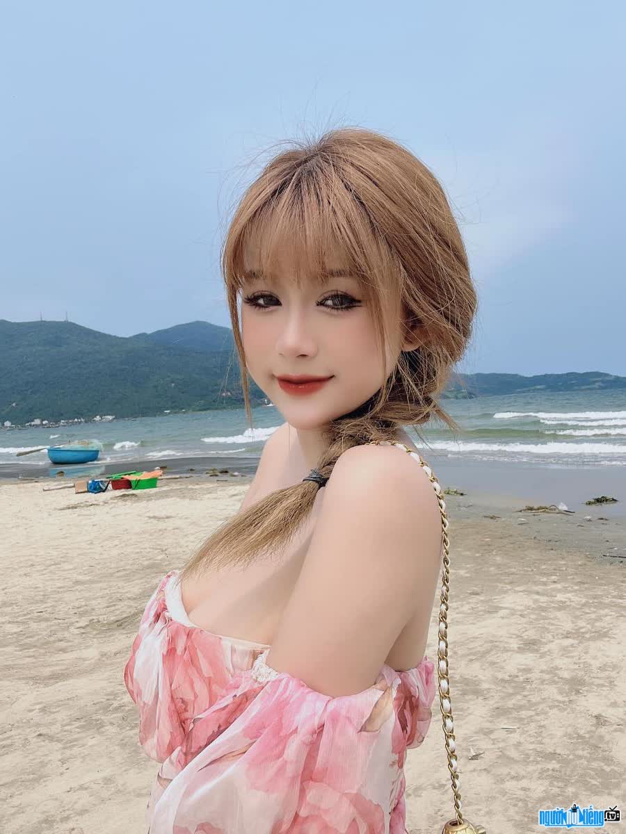 Dancer Quỳnh Nga nổi bật với vũ đạo cuốn hút và ngoại hình quyến rũ