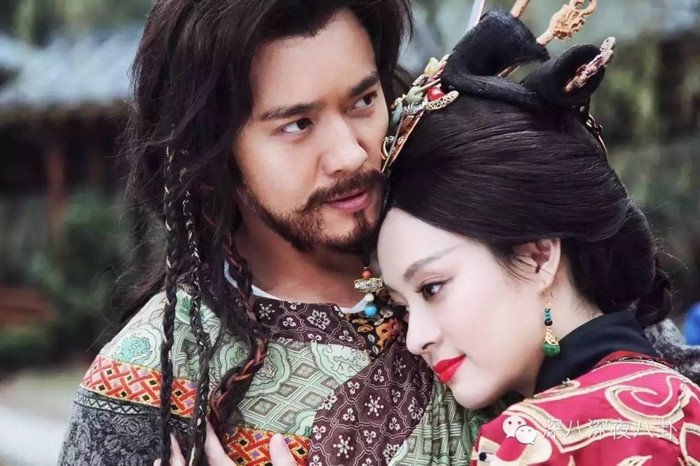 Cao Vân Tường trong tạo hình cổ trang uy nghi, ánh mắt đầy suy tư