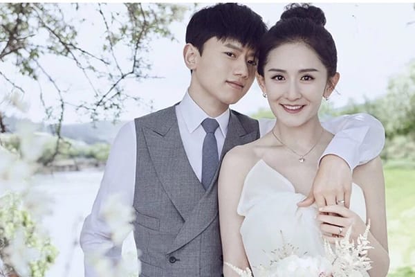 Trương Kiệt với vẻ mặt trầm tư, phản ánh những khó khăn trong sự nghiệp ca hát