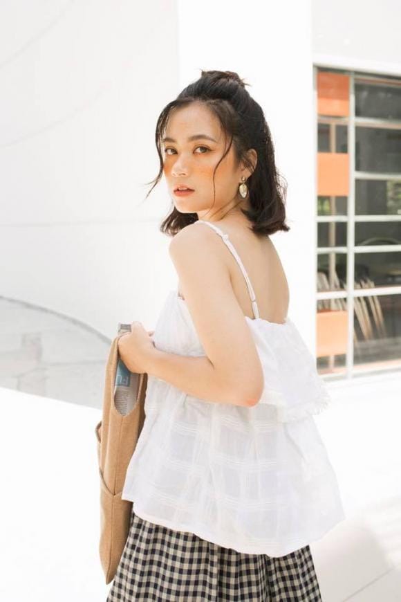 Trang Ly tạo dáng chuyên nghiệp