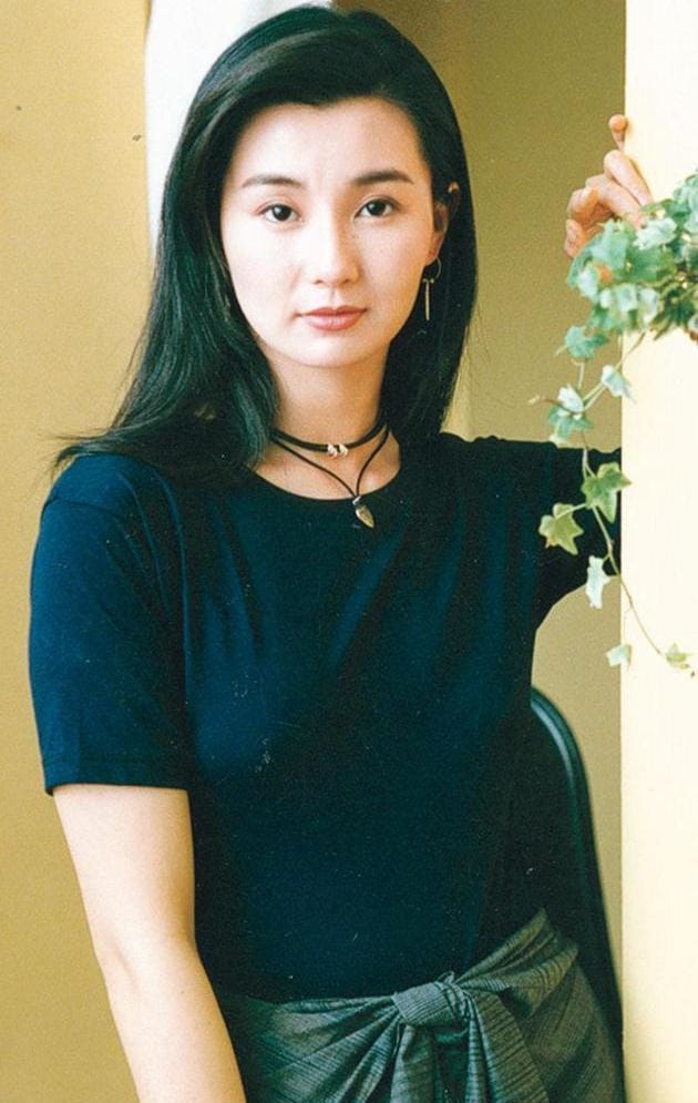 Trương Mạn Ngọc tái xuất với phong cách cá tính sau thời gian vắng bóng