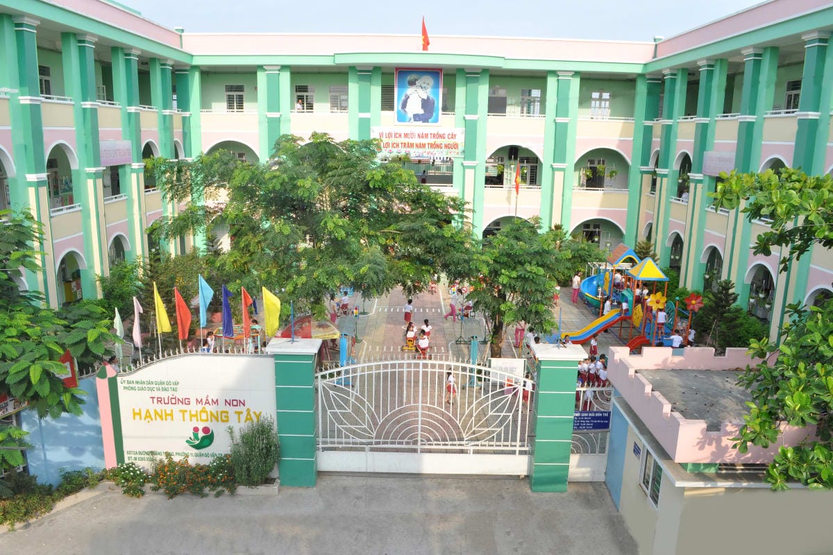 Trẻ em vui chơi và học tập theo phương pháp Montessori tại trường mầm non Gò Vấp