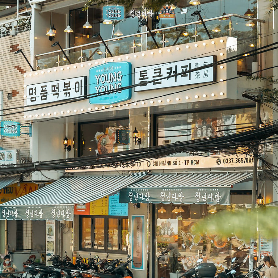 Bánh gạo Tokbokki sợi dài thơm ngon tại Young Dabang, trải nghiệm ẩm thực Hàn Quốc chuẩn vị tại TPHCM