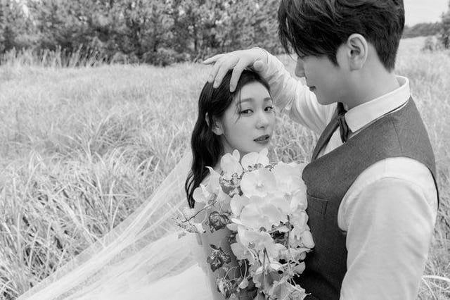 Hình ảnh hạnh phúc của Ko Woo Rim và Kim Yuna trong ngày cưới, khoảnh khắc đáng nhớ của cặp đôi tài năng