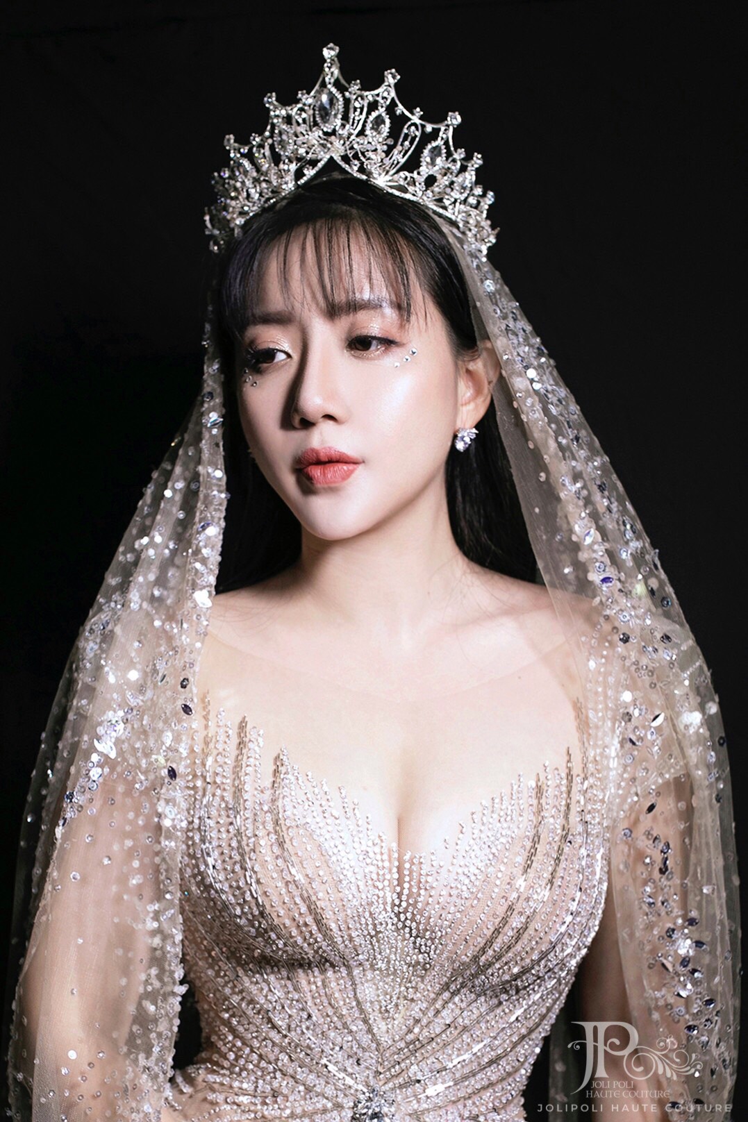 Chân dung nhà thiết kế Phạm Đăng Anh Thư (JoliPoli)